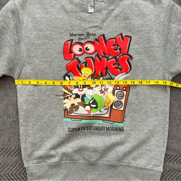 NWOT LOONEY TUNES SUPER TV SATURDAY MORNING CREWNECK SWEATSHIRT - Picture 6 of 10